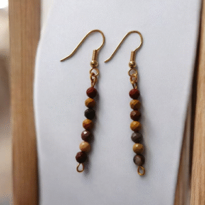 La paire de boucles d'oreilles en Jaspe Mokaïte