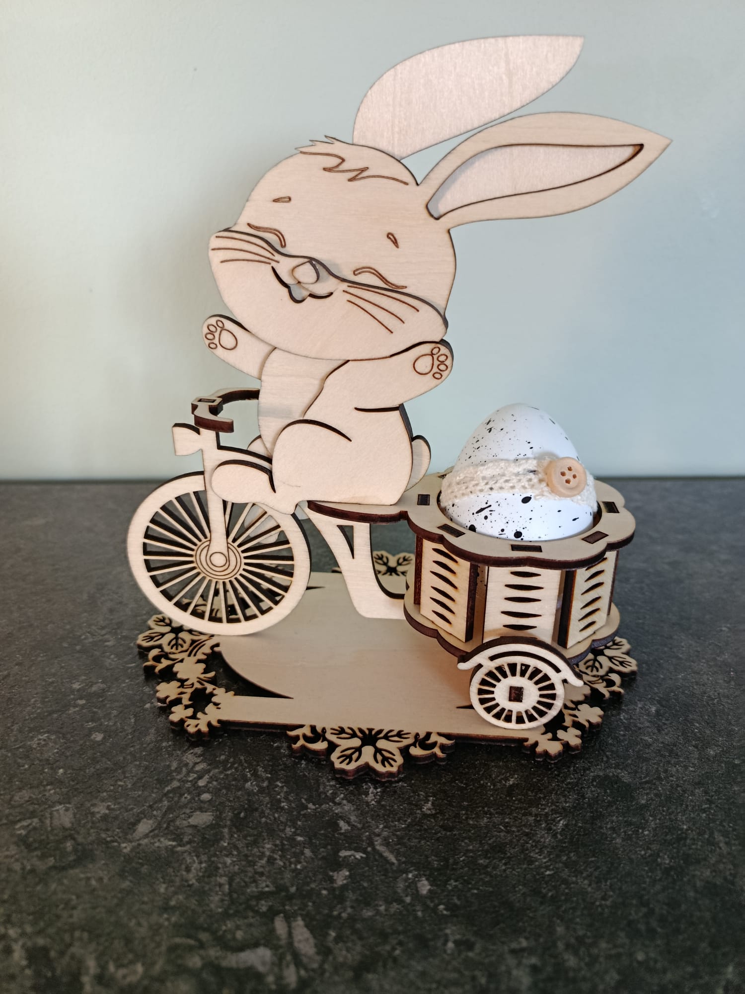 Porte-Œuf de Pâques « Lapin à Tricycle » – Image 2