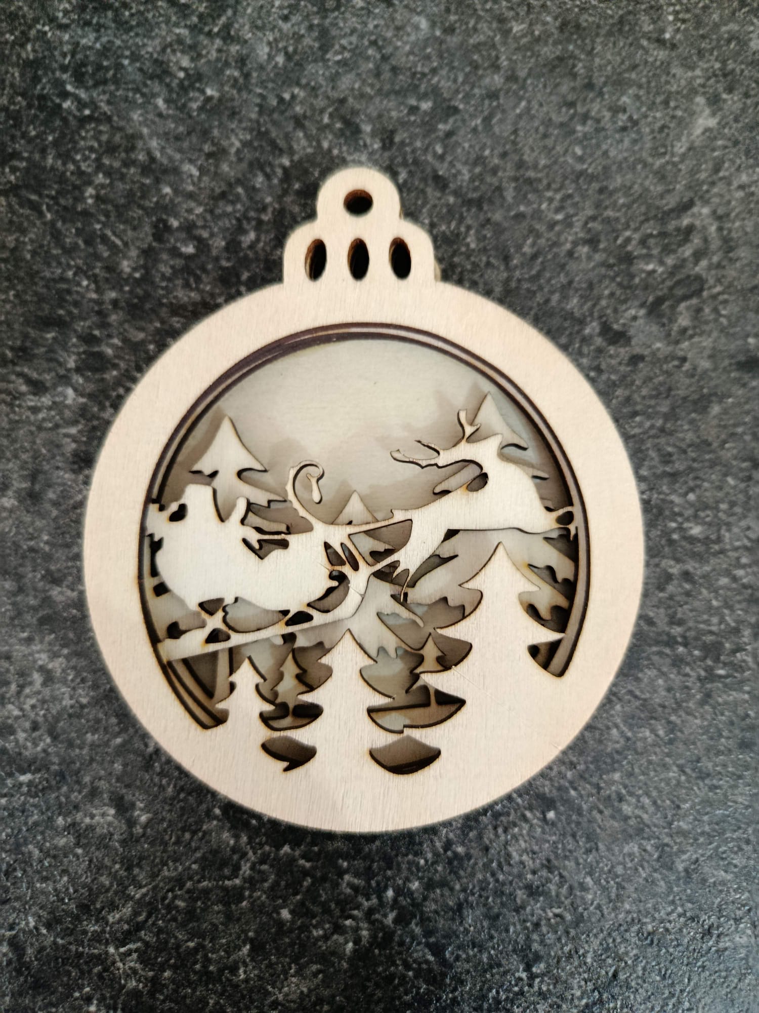 Boule de Noël en Relief « Traîneau du Père Noël »