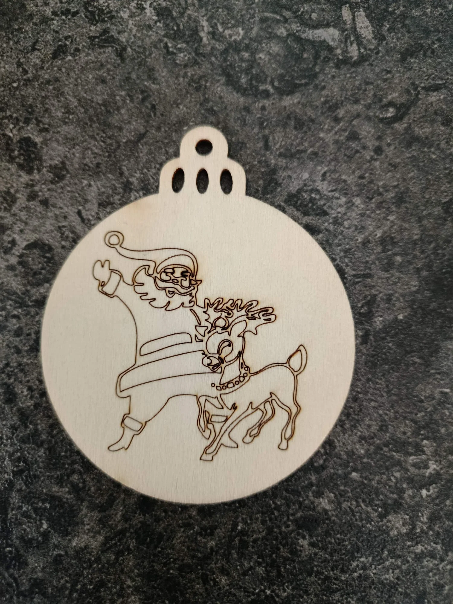 Boule de Noël en Bois « Père Noël et son Renne »
