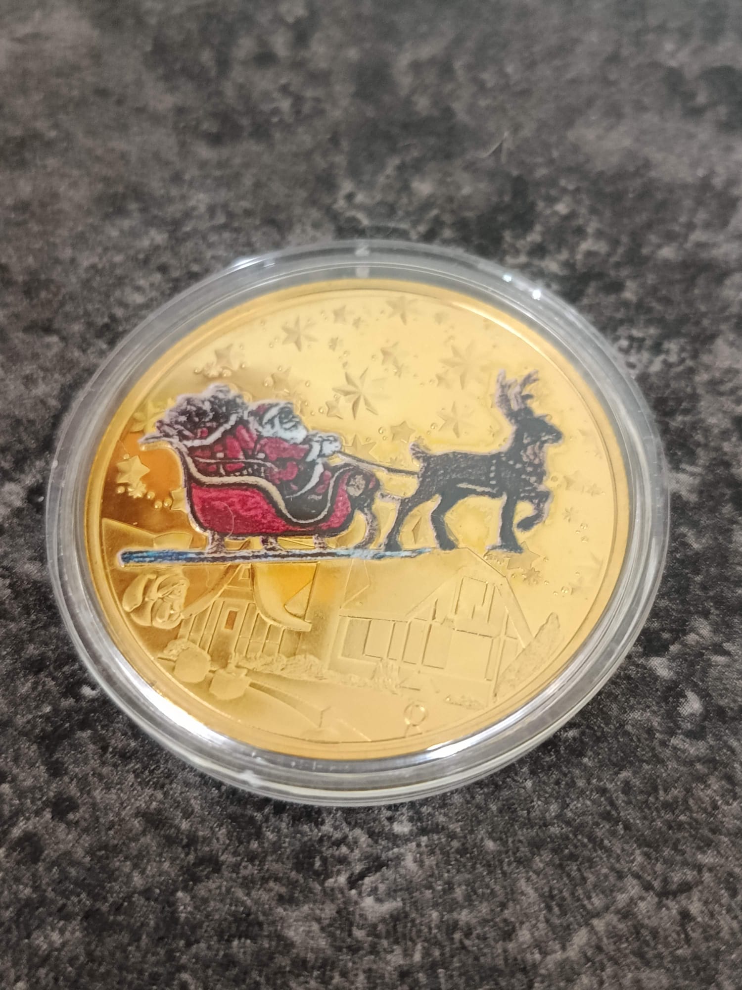Pièce de Collection Dorée du Père Noël – Édition Spéciale Fêtes – Image 3