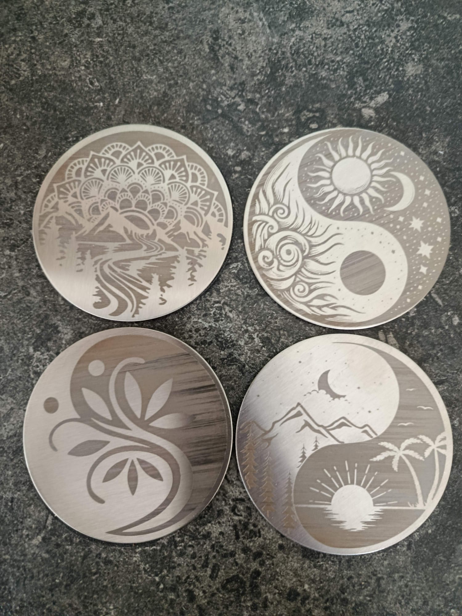 Set de 4 Sous-Verres en Inox avec Support – Image 5
