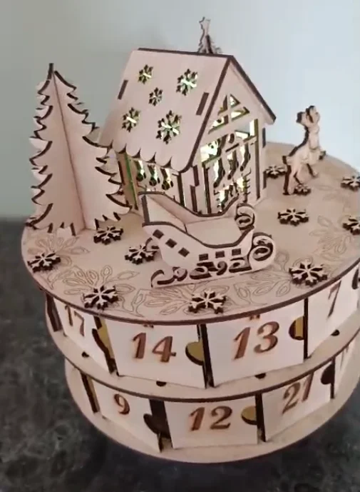 Calendrier de l’Avent Lumineux en Bois – Village de Noël